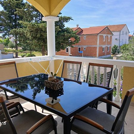 Apartmani Kulas Pakoštane Exterior foto