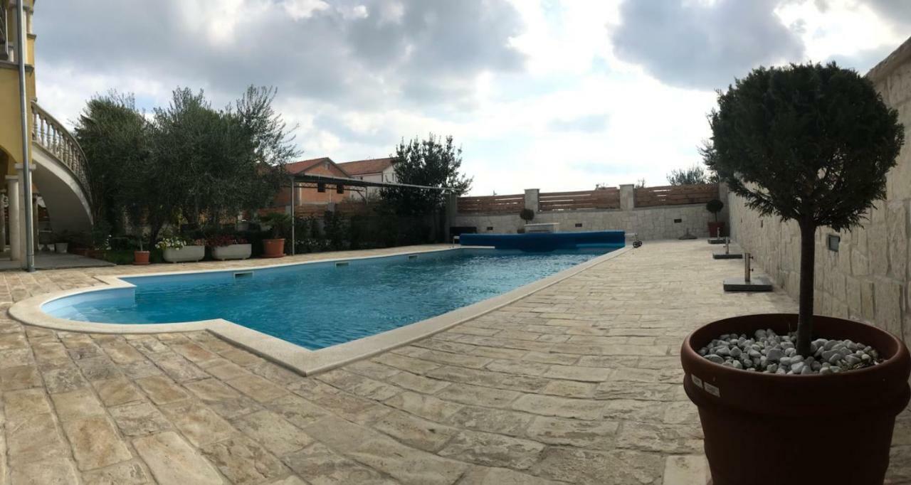 Apartmani Kulas Pakoštane Exterior foto